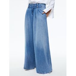 ANDERS LOW RISE PLEATED JEAN