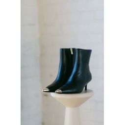 Gia Boots With Metal Toe Cap - bLACK