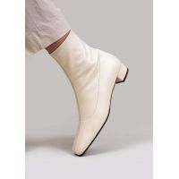 Leather Este Boots - White