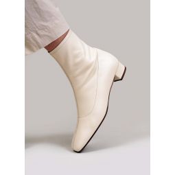Leather Este Boots - White