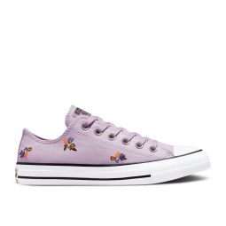 Wmns Chuck Taylor All Star Low We Are Stronger Together