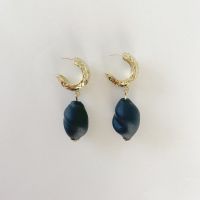 Alma Earrings - Black Glass