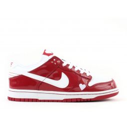 Wmns Dunk Low Valentines Day 2005
