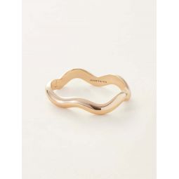 Ola Wavy Bangle - Gold