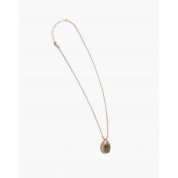 Maslo Jewelry Small Pebble Pendant Necklace Gold Chain
