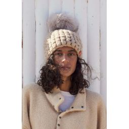 XL pom store au lait beanie pomster beanies - taupe