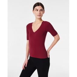 Fit-to-You V-Neck Elbow-Sleeve Tee