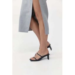 fine strap heel - black