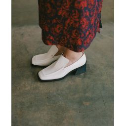 Wide Toe Loafer - White