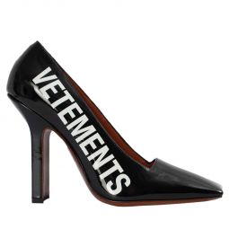 Patent leather pumps with Logo - Black