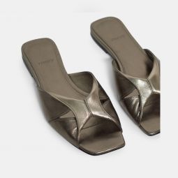 Twisted Slide Sandal in Metallic Leather