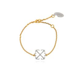 오프화이트 애로우 로고가 새겨진 팔찌 OWOA12NS25MET001