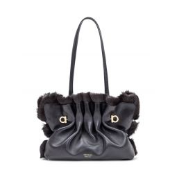 페라가모 개더드 디테일 스몰 핸드백 21A446787848