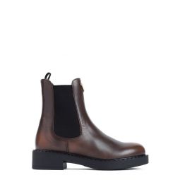 Prada 트라이앵글 로고 라운드 토 첼시 부츠 1T703NFG0503KY8
