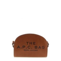 A P C  X Marc Jacobs 로고 엠보싱 크로스바디 백 PXBVVF67062