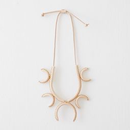 flor necklace