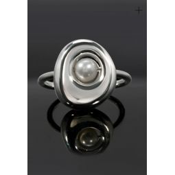 Arp Ring with Floating Pearls - Stainless Steel