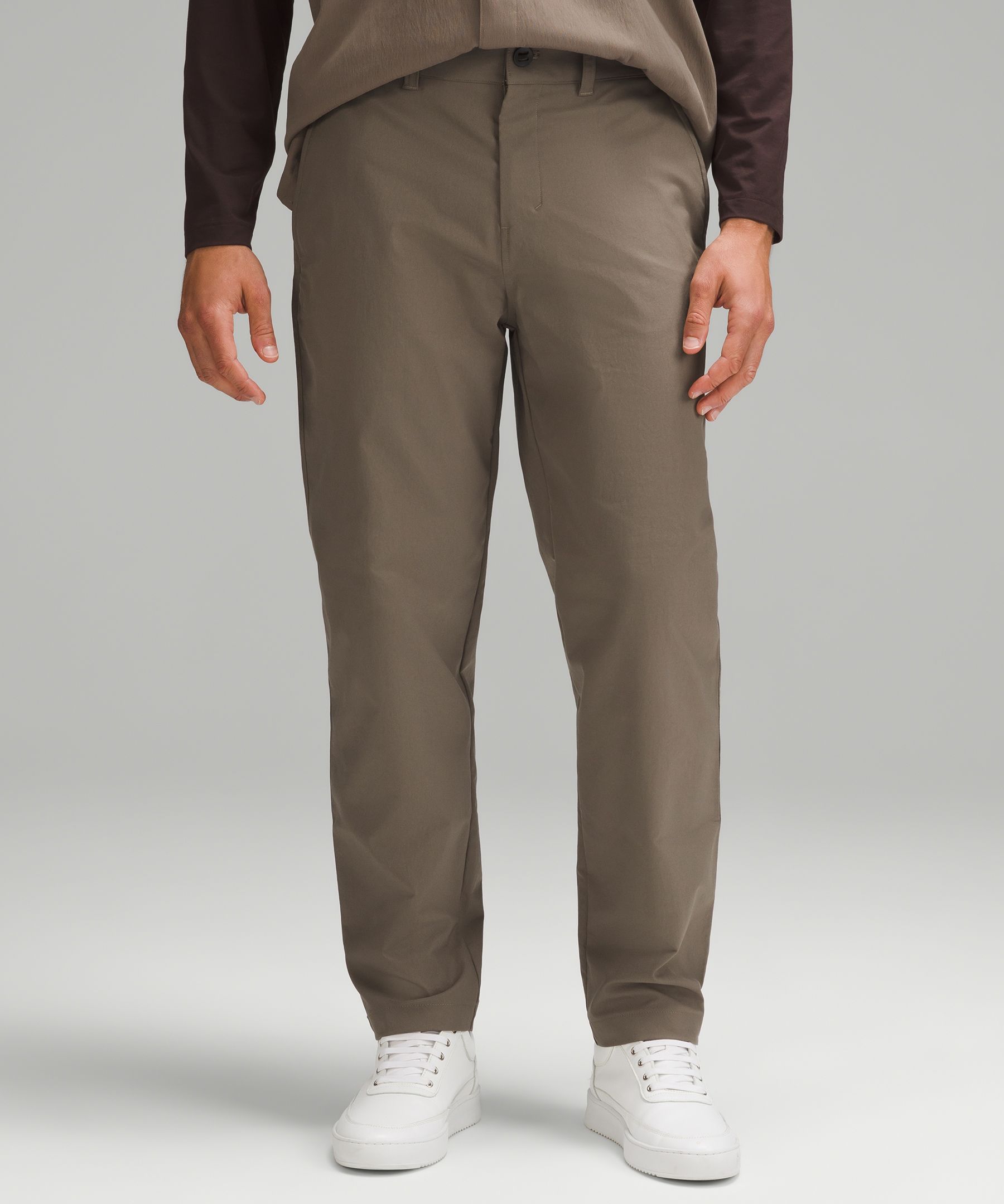 Relaxed-Tapered Smooth Twill Trouser