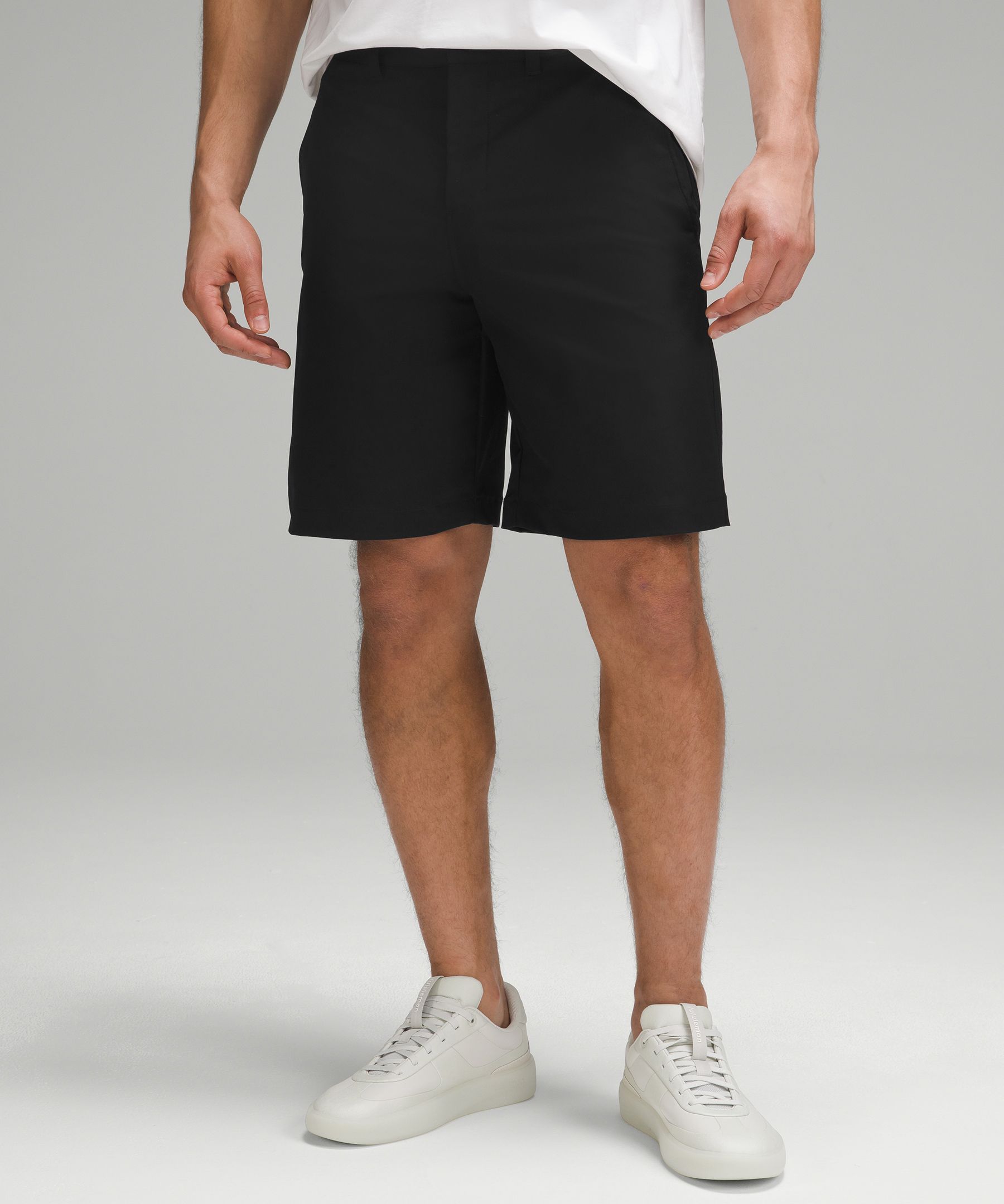 Relaxed-Fit Smooth Twill Short 9