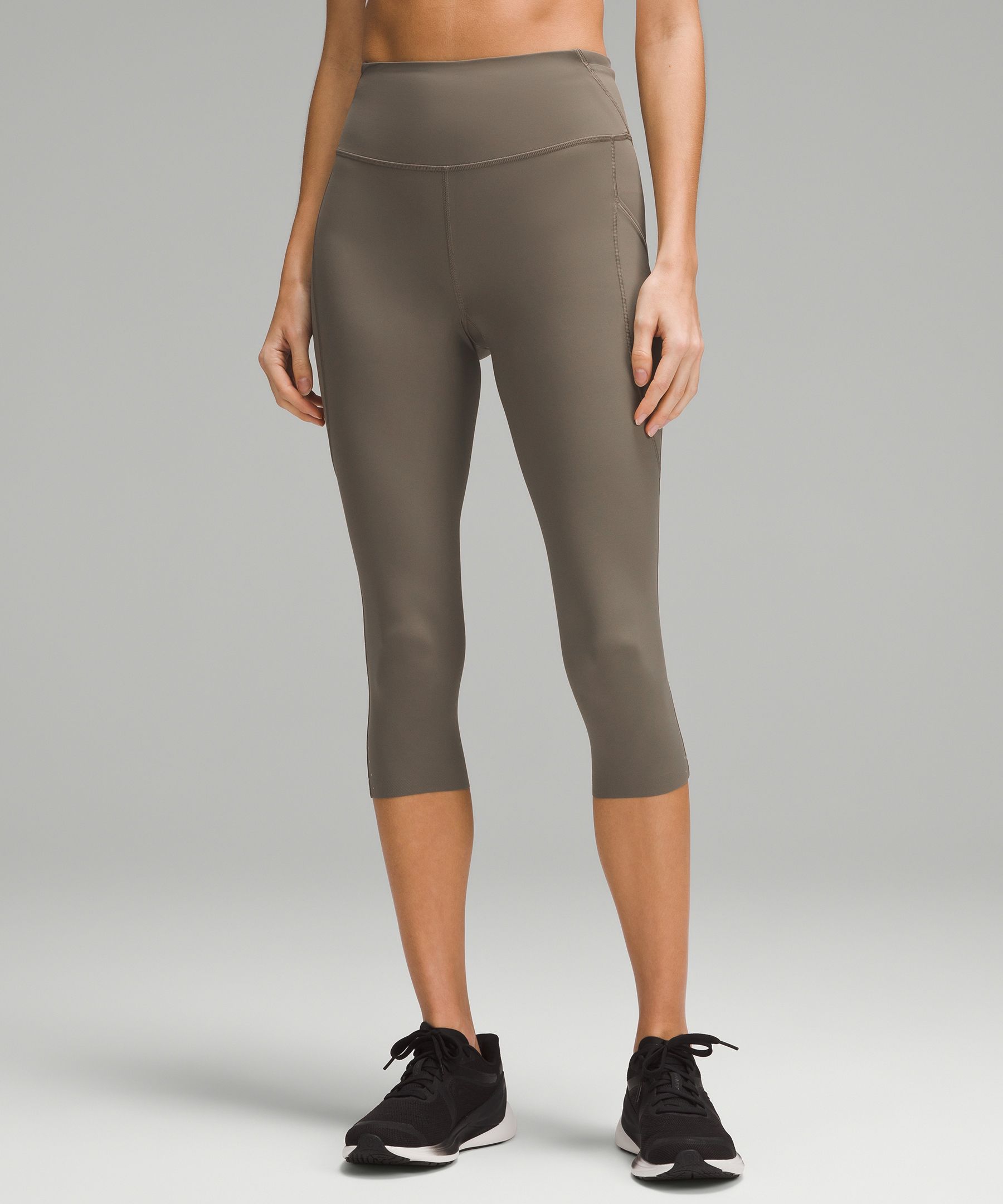 Fast and Free High-Rise Crop with Pockets 19