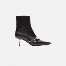 zip ankle boot