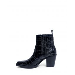 Steve Madden Stylish and Versatile Womens Boots by