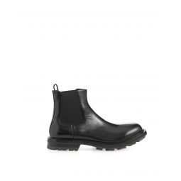 Alexander McQueen Gorgeous Leather Chelsea Boots