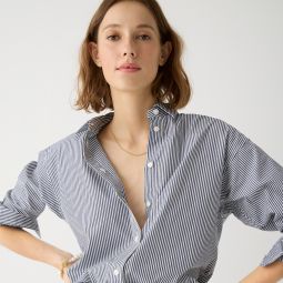 Relaxed-fit crisp cotton poplin shirt in navy stripe