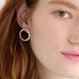 Circle pearl stud earrings