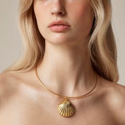 Metallic shell collar necklace