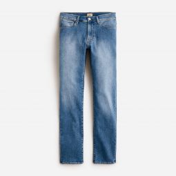 770u0026trade; Straight-fit stretch jean in medium wash