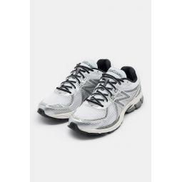 860 V2 Sneaker in Optic White/Brighton Grey/Shadow Grey/Silver Metallic