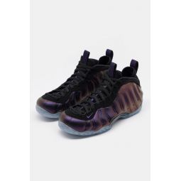 Air Foamposite One Sneaker in Black/Varsity Purple