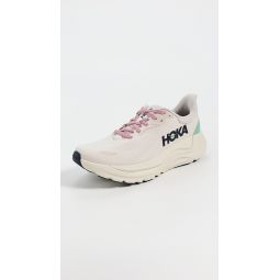 W Arahi 8 Sneakers