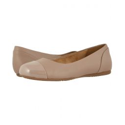 Womens SoftWalk Sonoma Cap Toe