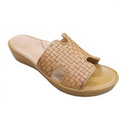 womens cusaro sandal in lioness woven