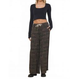 womens a delight wide leg pant in camo